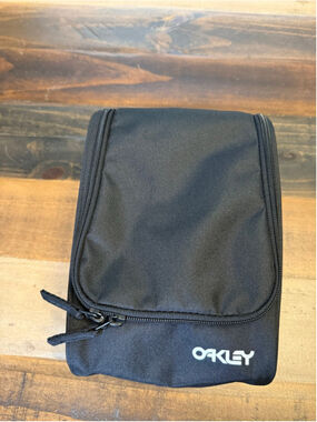 Oakley Bathroom Sink Toiletry Bag
